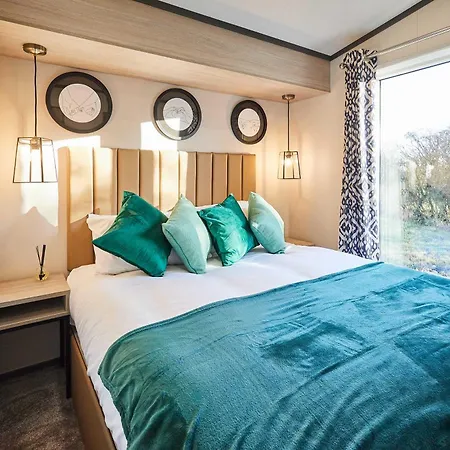 Host & - Kinara Chalé *